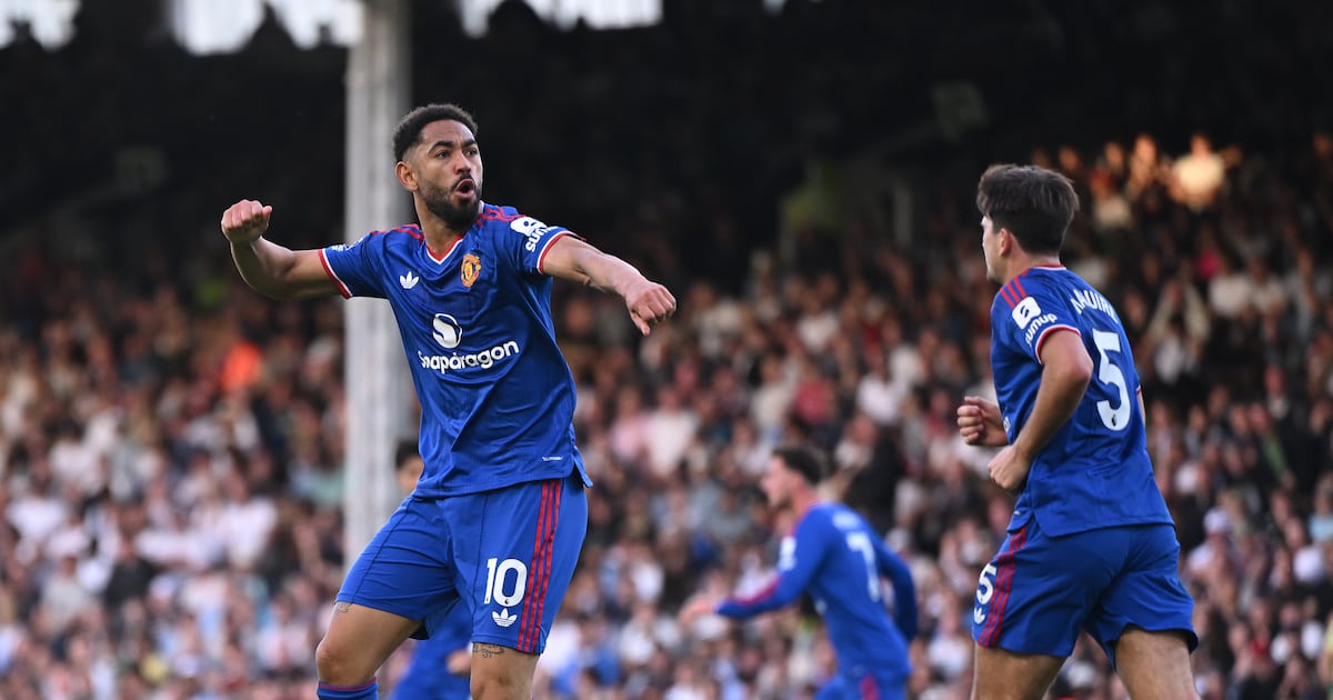 Cunha salva o Manchester United da terceira derrota em uma semana