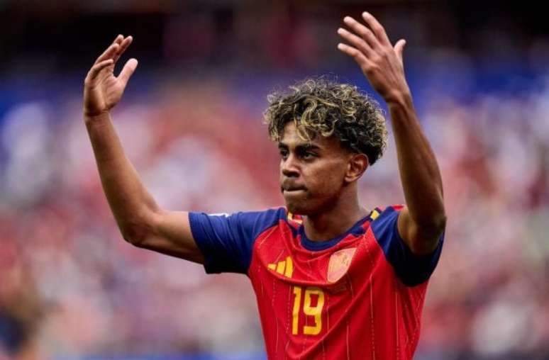 Yamal exalta Mbappé, mas reivindica Bola de Ouro: "Por tudo que ganhei"