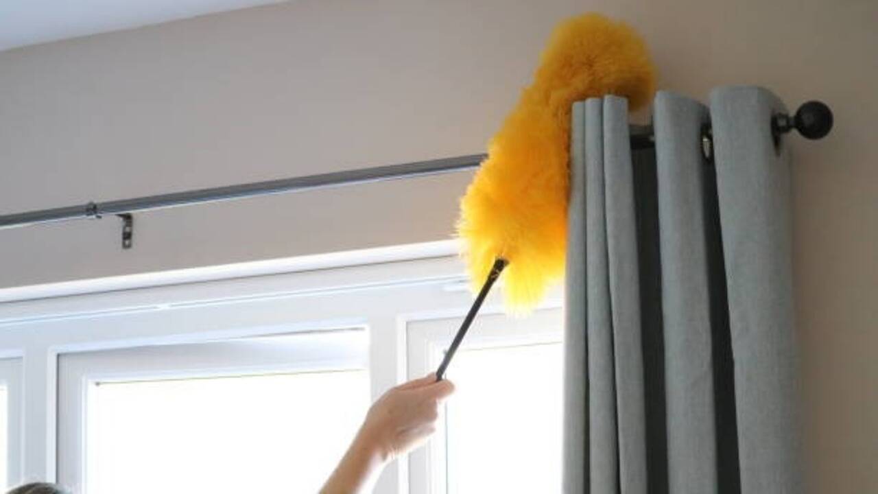 Como limpar cortinas empoeiradas sem retirá-las: truques de limpeza doméstica fáceis e acessíveis para tentar