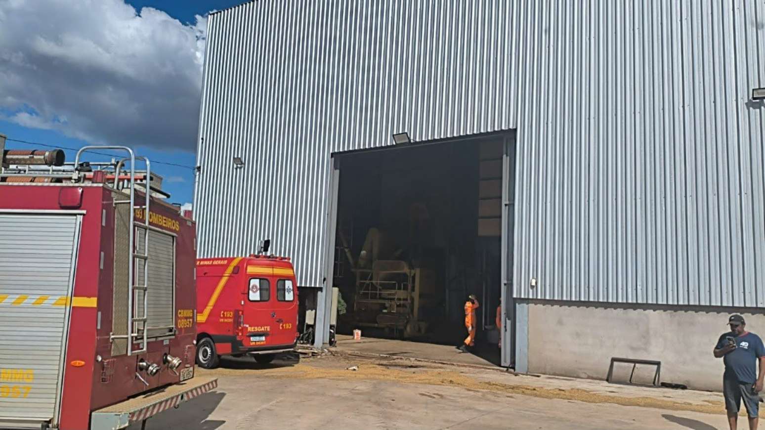 Homem morre soterrado por gr&atilde;os de caf&eacute; ap&oacute;s colapso de silo no Tri&acirc;ngulo Mineiro