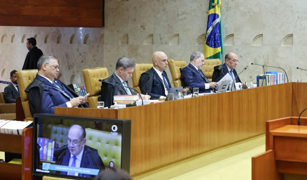 Análise: Moraes e Lula saem enfraquecidos de sessão do STF - destaque galeria