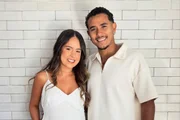 Noiva lê diário escrito com 15 anos e emociona web: "Beijo tão sonhado”