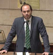 Carlos Bolsonaro é candidato a senador por Santa Catarina Foto: @riotvcamara via Youtube / Estadão