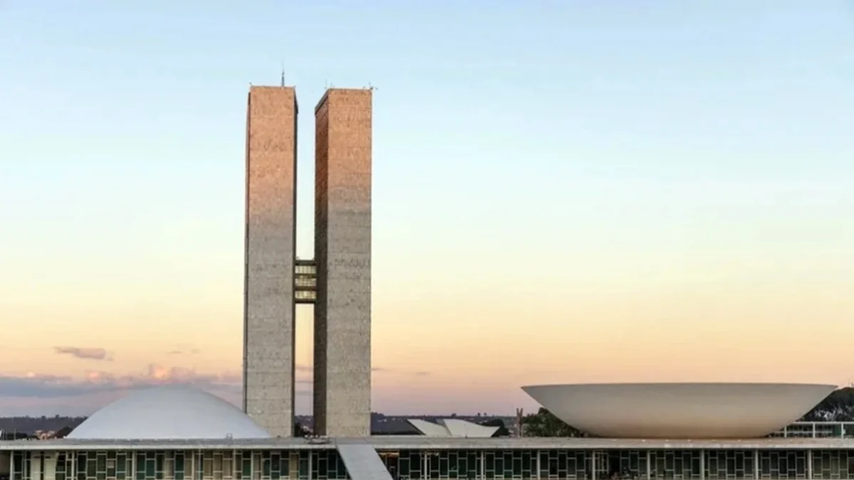 Câmara dos Deputados anuncia banca para novo concurso público com 150 vagas
