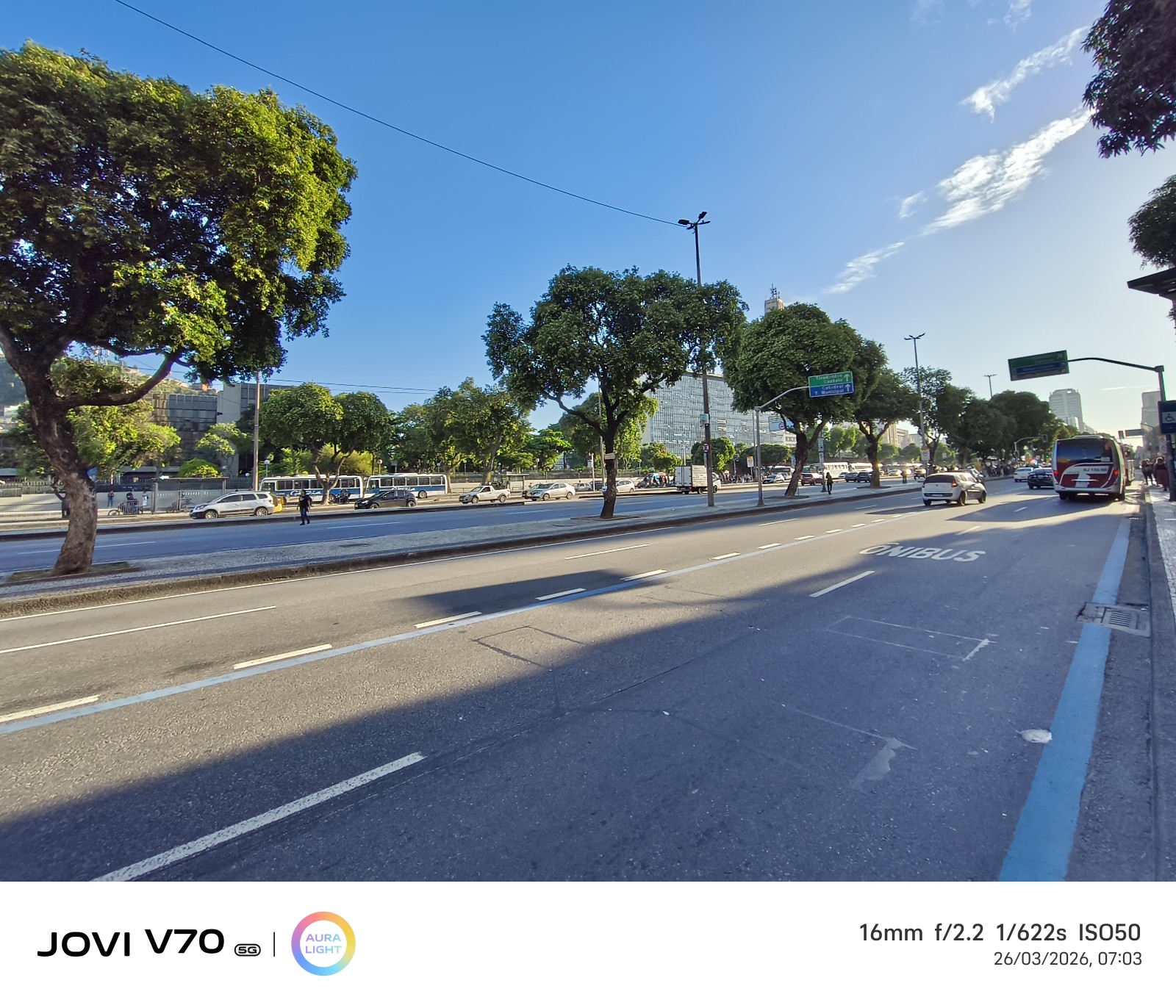 Avenida Presidente Vargas - foto tirada no modo ultrawide — Foto: João Santos/TechTudo
