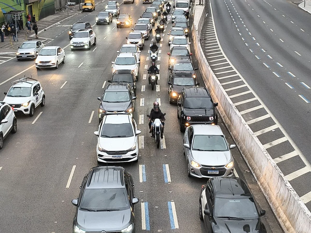 Multas aplicadas a motos explodem e chegam a 1 a cada 30 segundos em SP