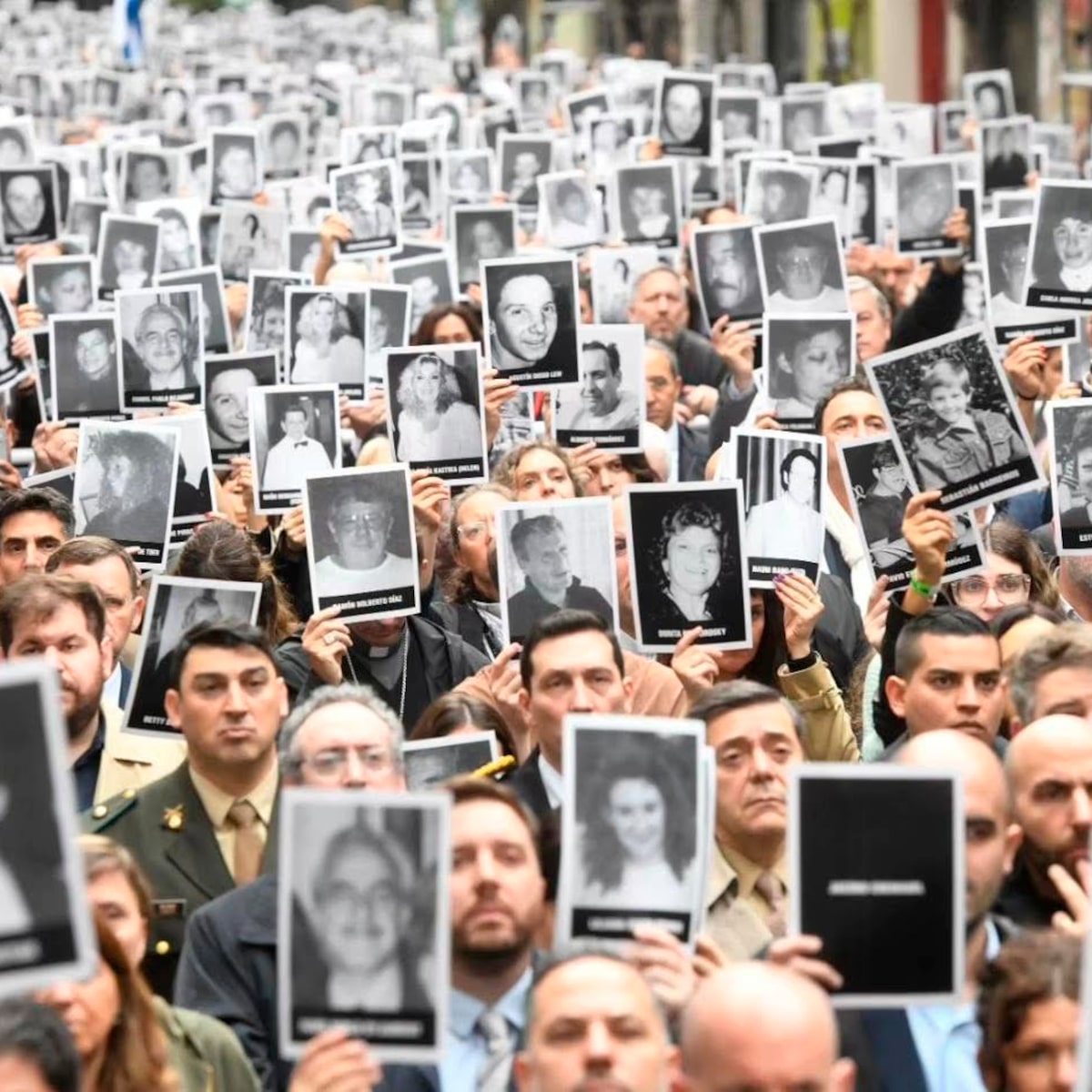 Justiça argentina acusa 7 iranianos e um libanês pelo atentado à organização judaica Amia