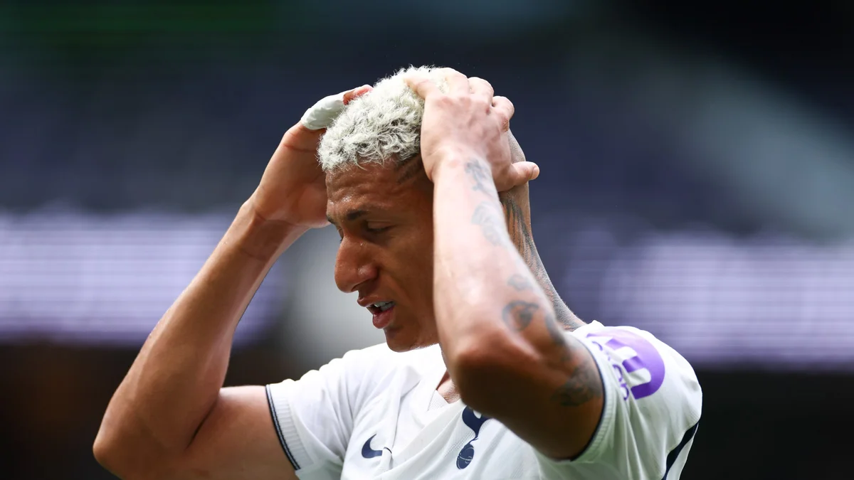 Técnico do Tottenham barra Richarlison até dos jogos de copa