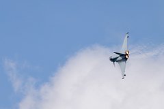 Истребитель Eurofighter на мероприятии в городе Лаге, Германия