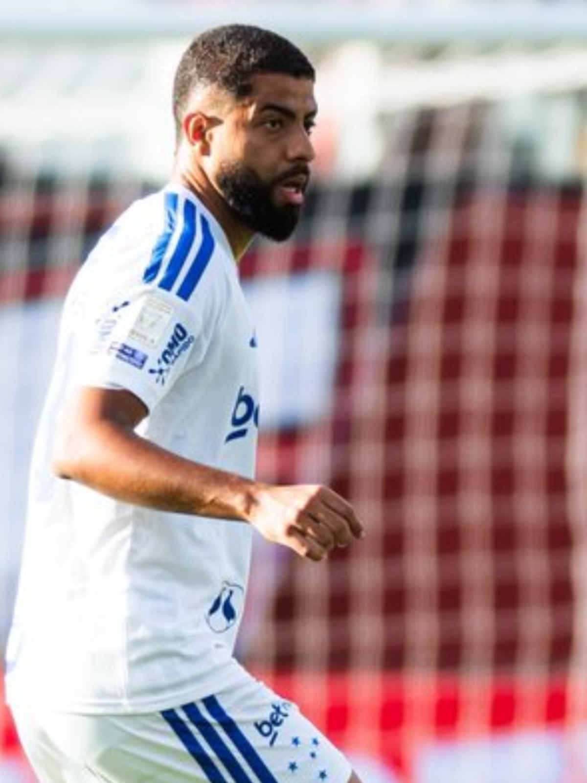Cruzeiro vira contra o Vitória em Salvador e alivia a crise