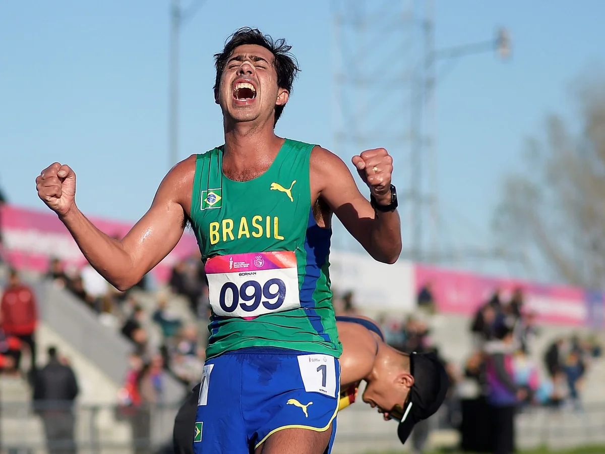 Jogos Sul-Americanos: Caio Bonfim bate recorde na marcha atlética e é ouro