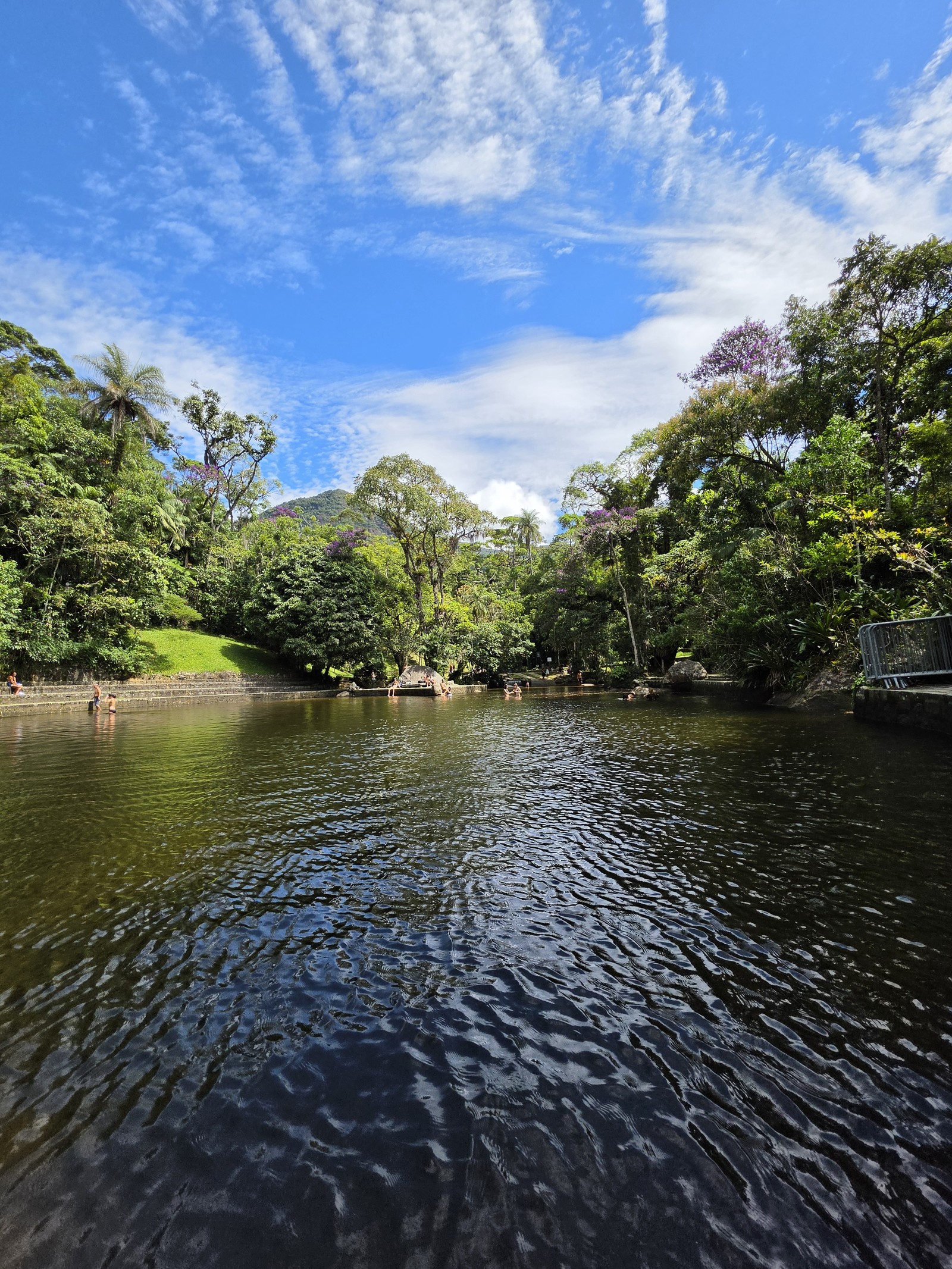 Lago; foto tirada com câmera ultrawide do Galaxy S26 Ultra — Foto: Ana Letícia Loubak/TechTudo