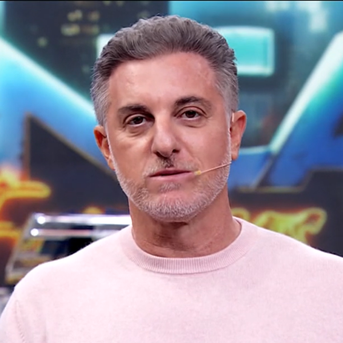 Daniel Vorcaro patrocinou programa de Luciano Huck na Globo; investimento passou de R$ 83 milhões, diz revista