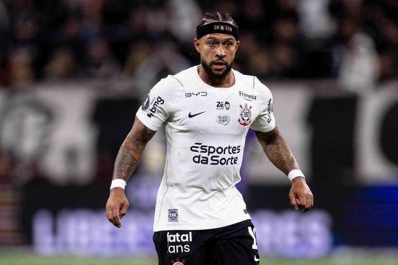 De "coração partido", Depay tem pausa para voltar à forma no Corinthians