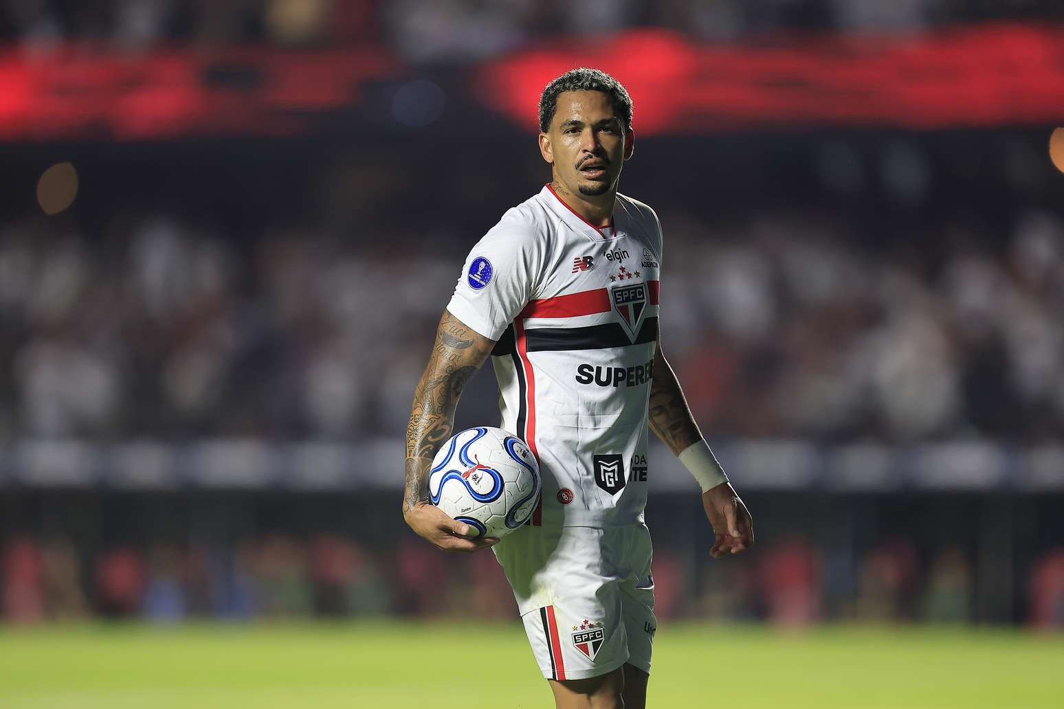Luciano marcou gol pelo S&atilde;o Paulo contra o Bol&iacute;var, na Sul-Americana