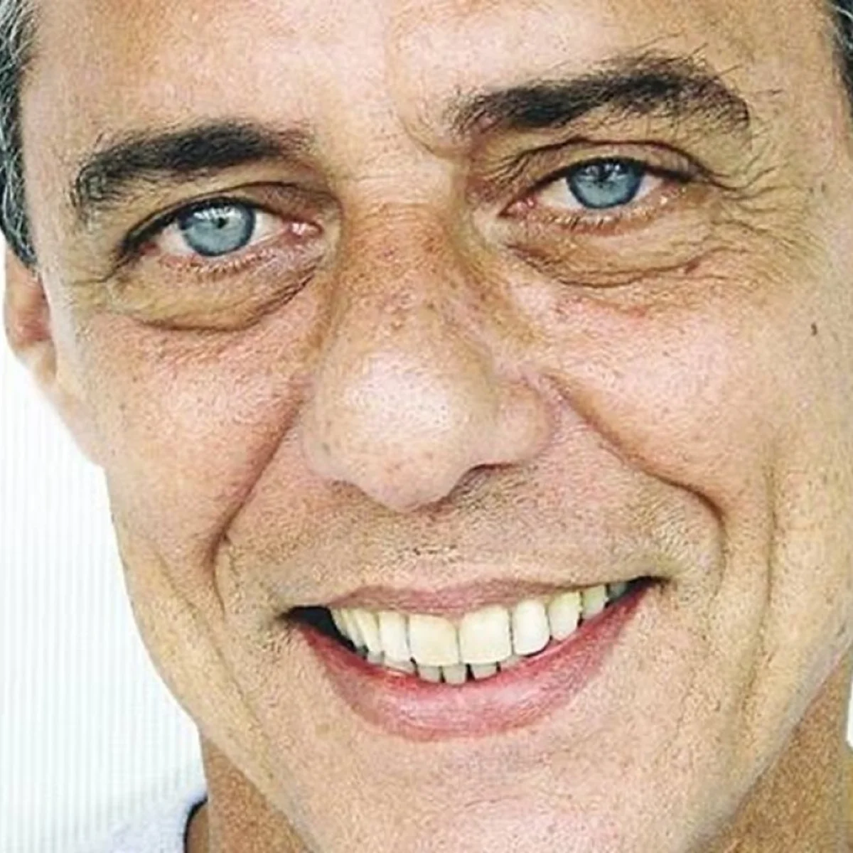 CRM-MG se pronuncia após médico ser acusado de ameaçar Chico Buarque