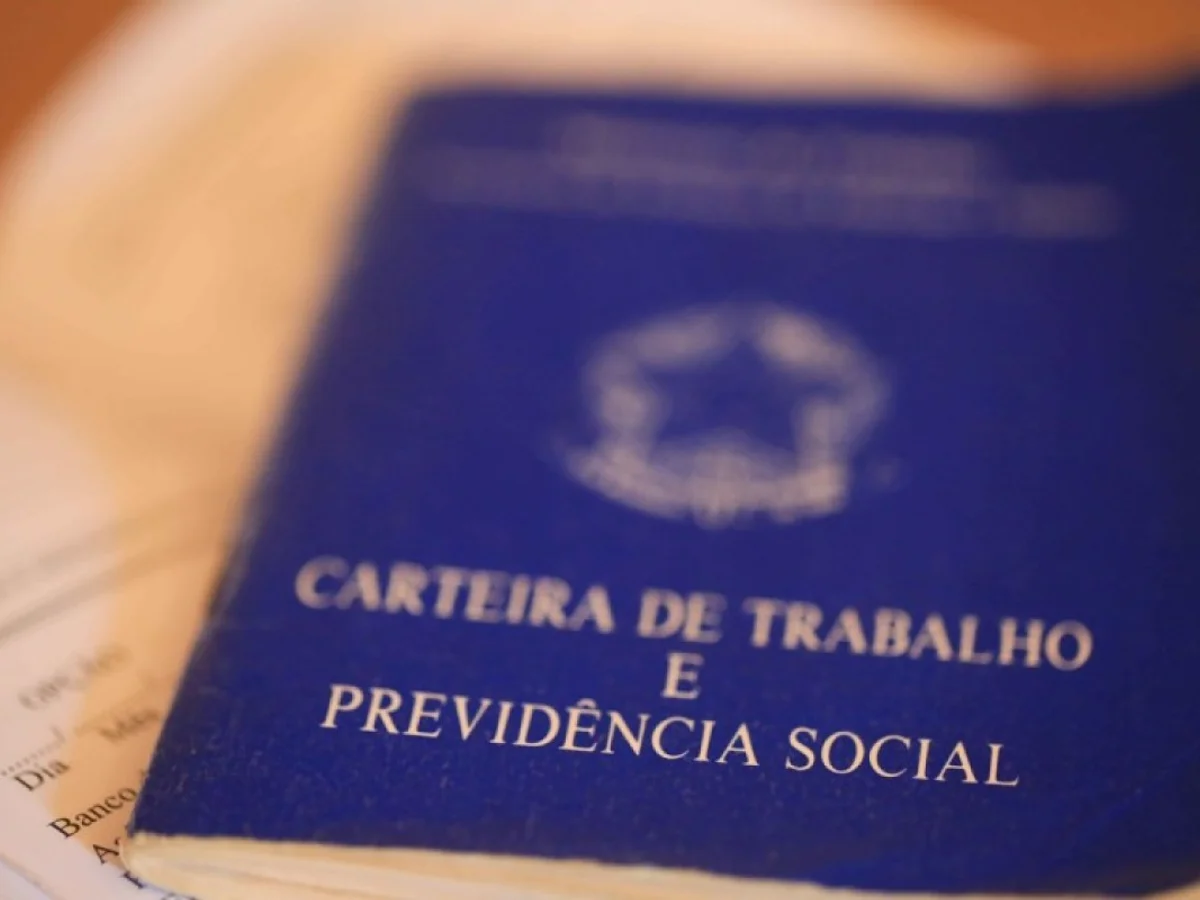 DF começa semana com 1,2 mil vagas de emprego e salários de até R$ 3,5 mil