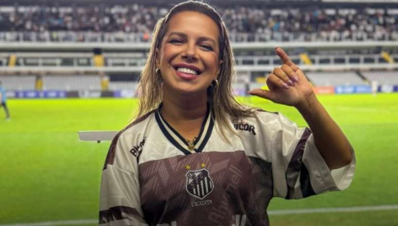 Clubes, federações, Neymar e famosos se unem em corrente de apoio a Naty Potira