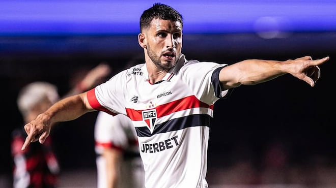 Duelo dos desesperados: veja o que está em jogo no duelo entre Chapecoense e Internacional deste sábado (12)