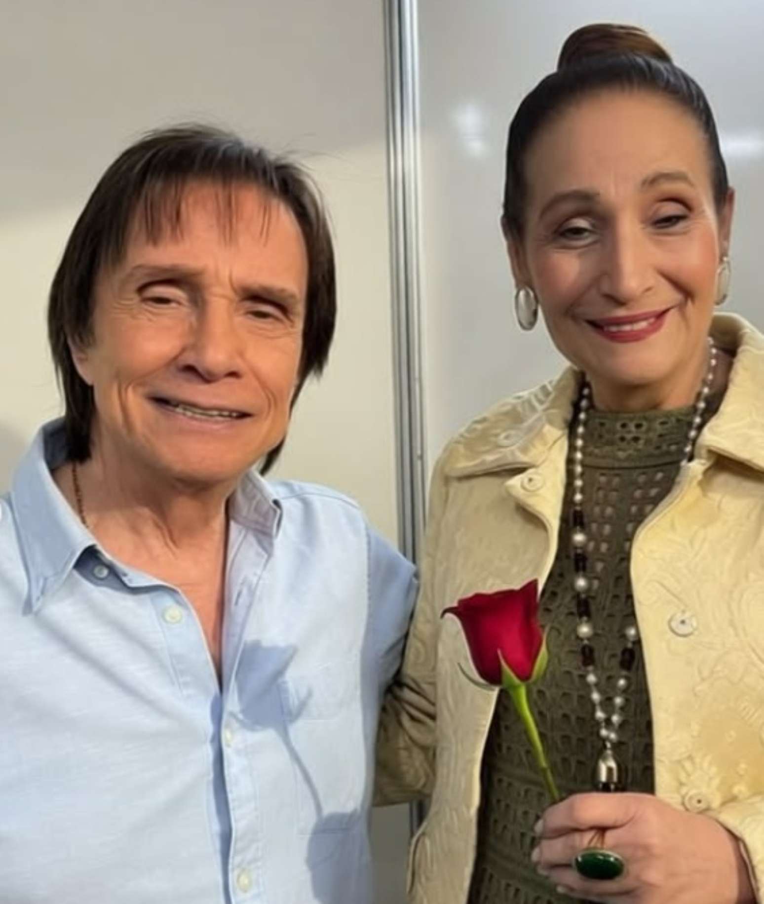 A apresentadora ganhou a desejada rosa vermelha do 'Rei'