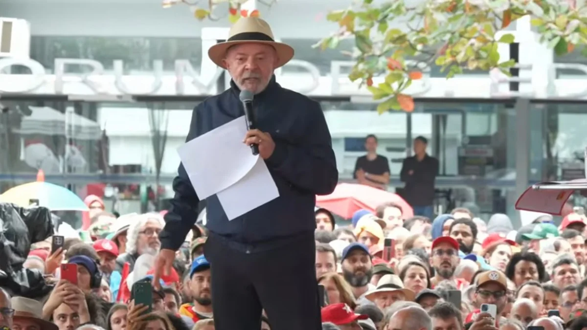 Em SC, Lula cobra apoio do agronegócio: "Deveriam se ajoelhar para mim"