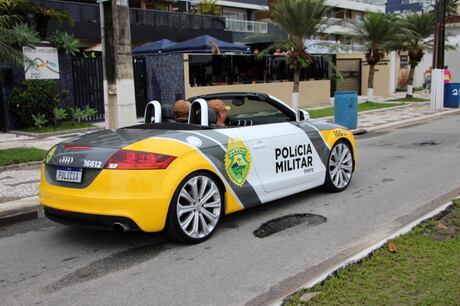 Polícia reforça frota com Porsche, Camaro, BMW e até Lamborghini tomados de traficantes e facções