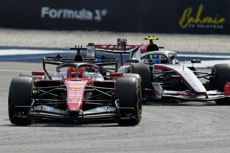 F1: Leclerc lidera 2º treino livre do GP do Bahrein marcado por confusão entre Hamilton e Bortoleto