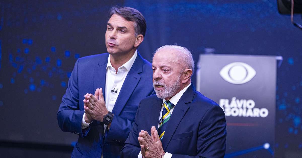 Lula desafia Flávio Bolsonaro a abrir conta bancária: 'Para que o povo saiba quem é ladrão'