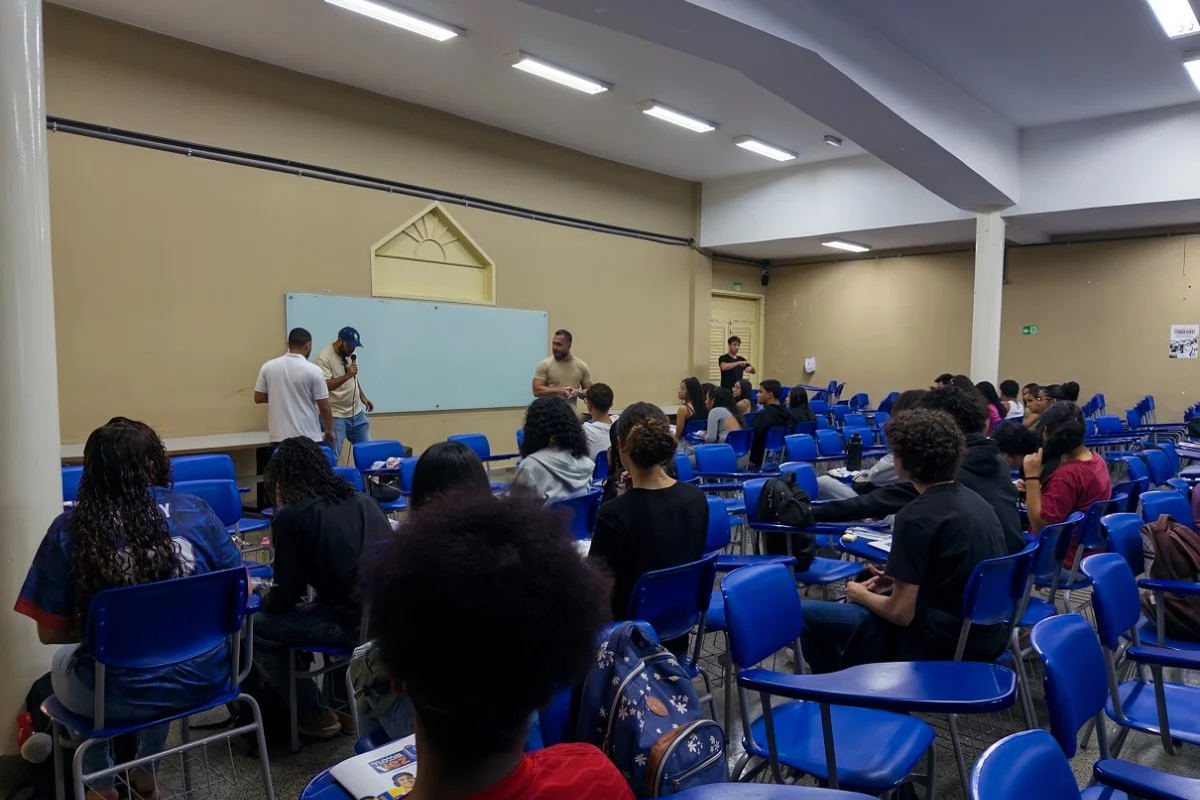 Escola pública do DF promove último aulão de preparação para o Enem