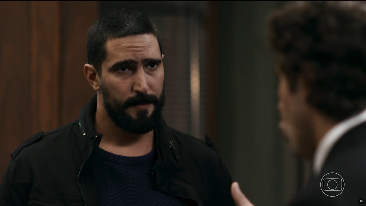 Renato Góes e Chay Suede mostram bastidores do encontro entre Heitor e Pedro em ‘Quem Ama Cuida’