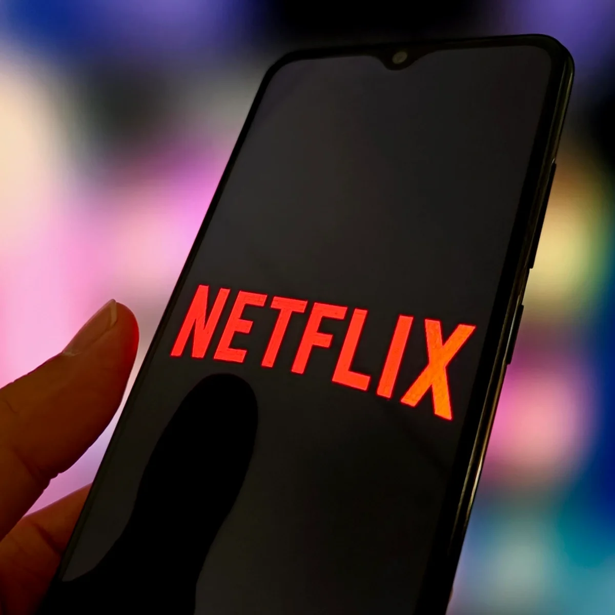 Netflix planeja demitir mais de 800 funcionários nos próximos dias