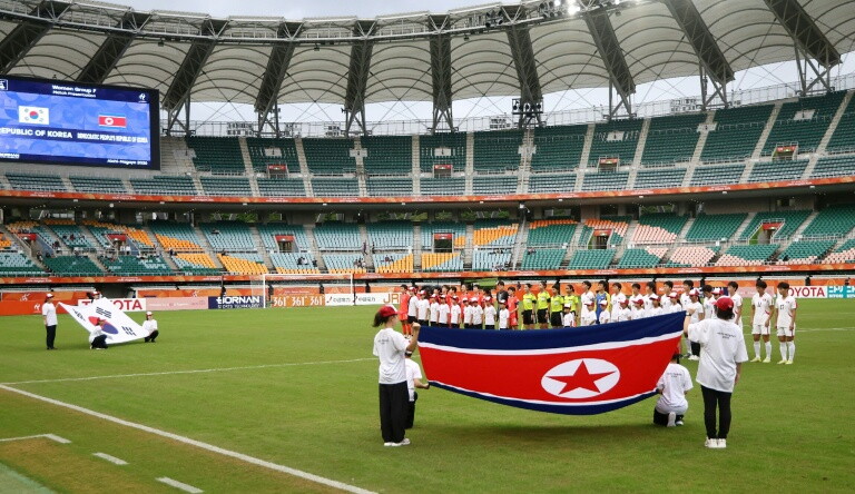 O herói do pênalti lamenta os lugares vazios enquanto a anfitriã Japão conquista o ouro no futebol