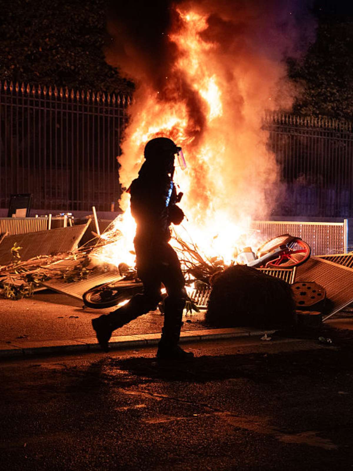 França enviará algumas forças militares para reforçar polícia em manifestações de sábado