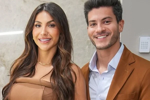 Jheny Santucci anuncia fim de casamento com Arthur Aguiar e apaga post