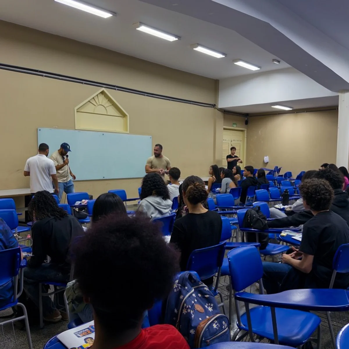 Escola pública do DF promove último aulão de preparação para o Enem