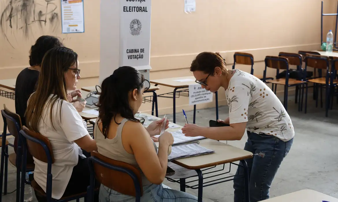 Na busca do eleitor que não votou, PT tem como desafio índice histórico de abstenção no 2º turno