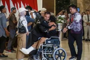 Four Indonesian seamen return home after Somali pirate ordeal