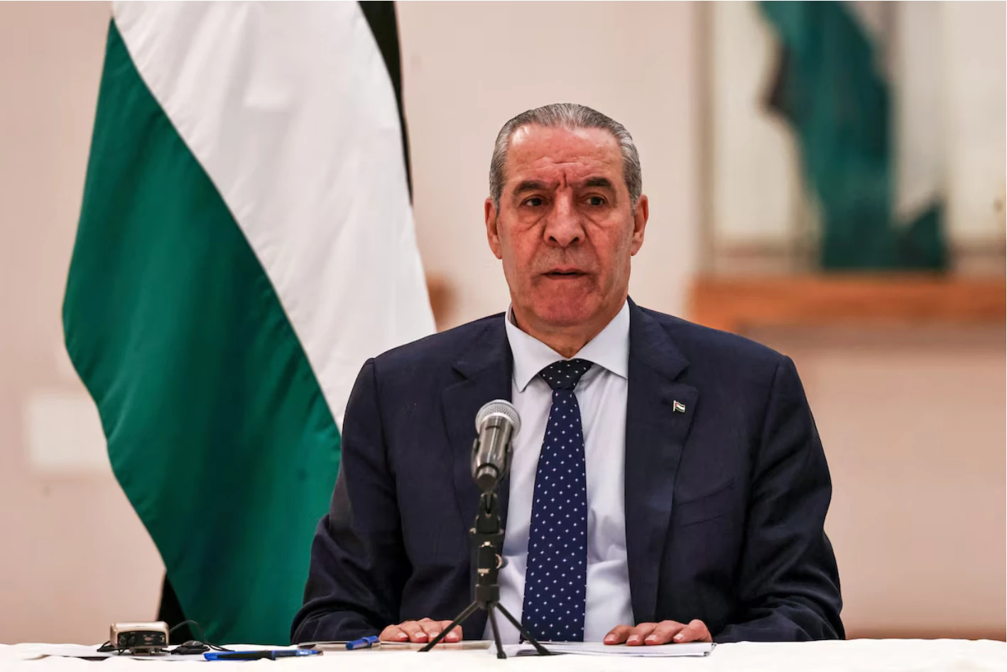 Os palestinos devem adiar as eleições legislativas devido a condições que pioram, diz carta