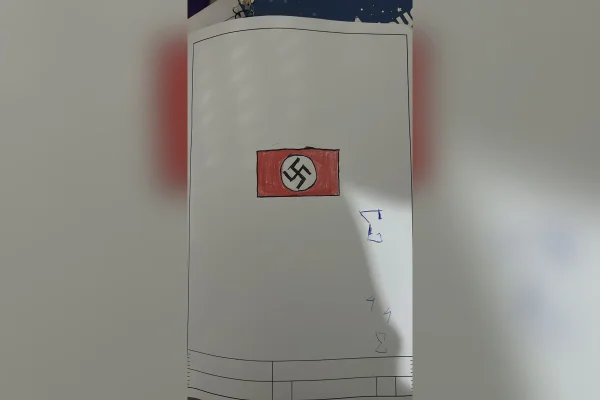 PF prende jovem de 19 anos com máscara e caderno de desenhos nazistas
