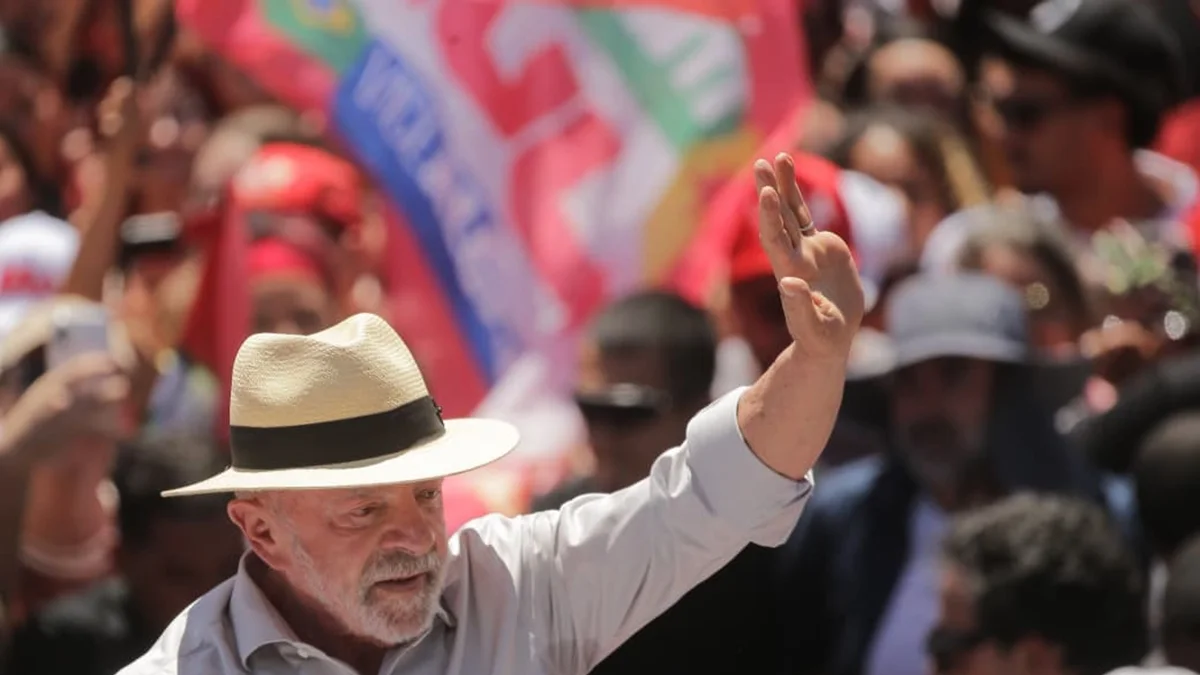 Com 6x1 e passe livre, Lula aposta em medidas populares para 2º turno