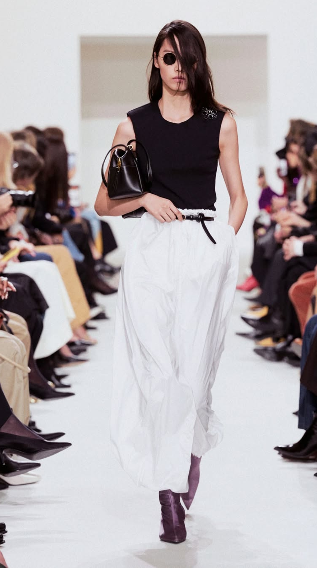 Celine resgata referências dos anos 1980 e do grunge no Paris Fashion Week