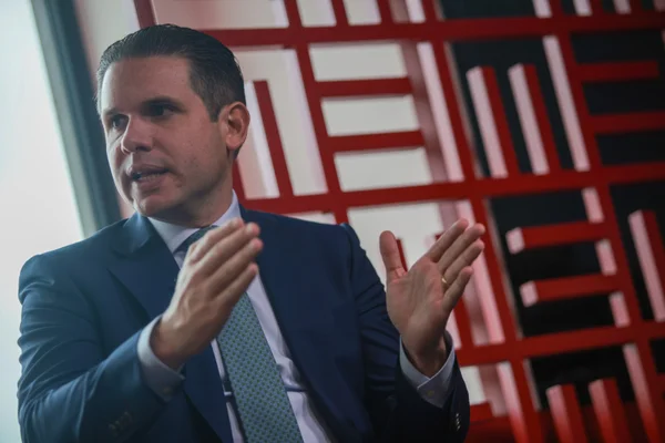 De mais votado em 2022, Hugo Motta perde 33 mil votos em 2026, na Paraíba