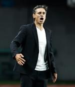 O argentino Fabián Bustos retorna ao banco do Universitario após a saída de Héctor Cúper