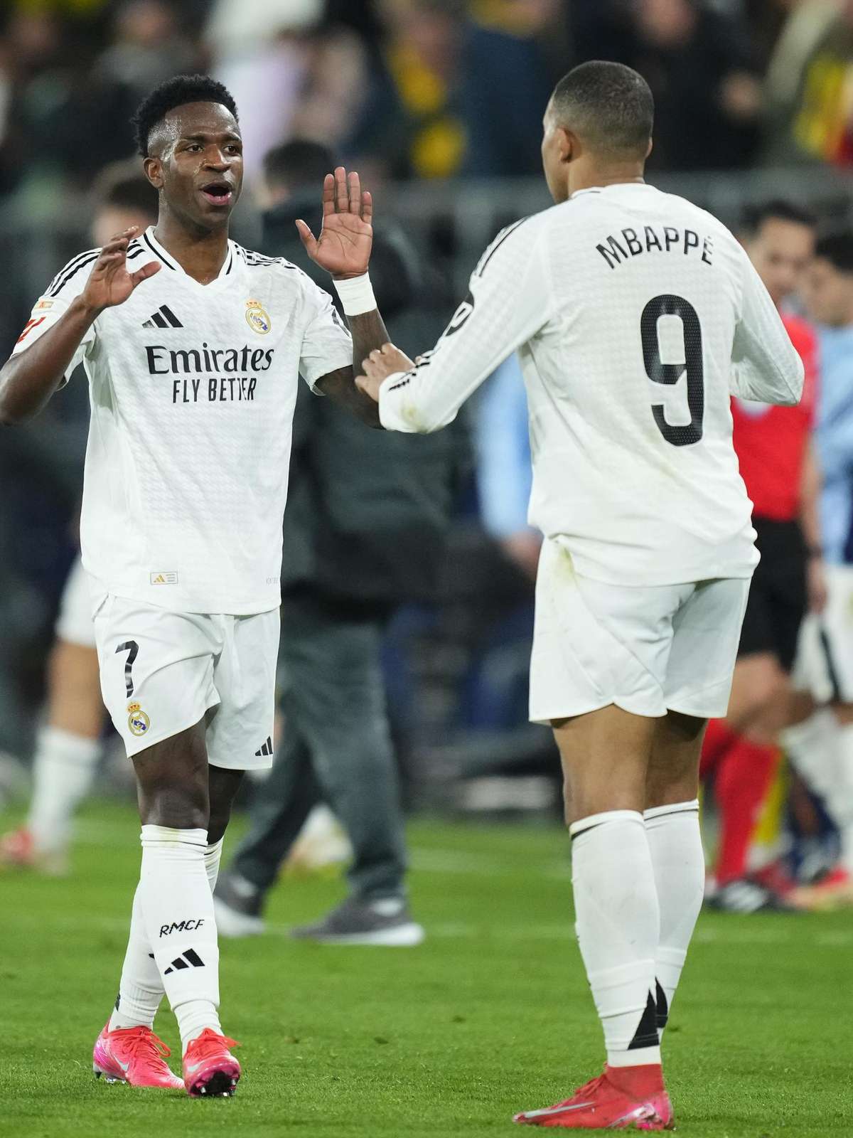 Vini Jr. e Mbappé mantêm relação fria no Real Madrid