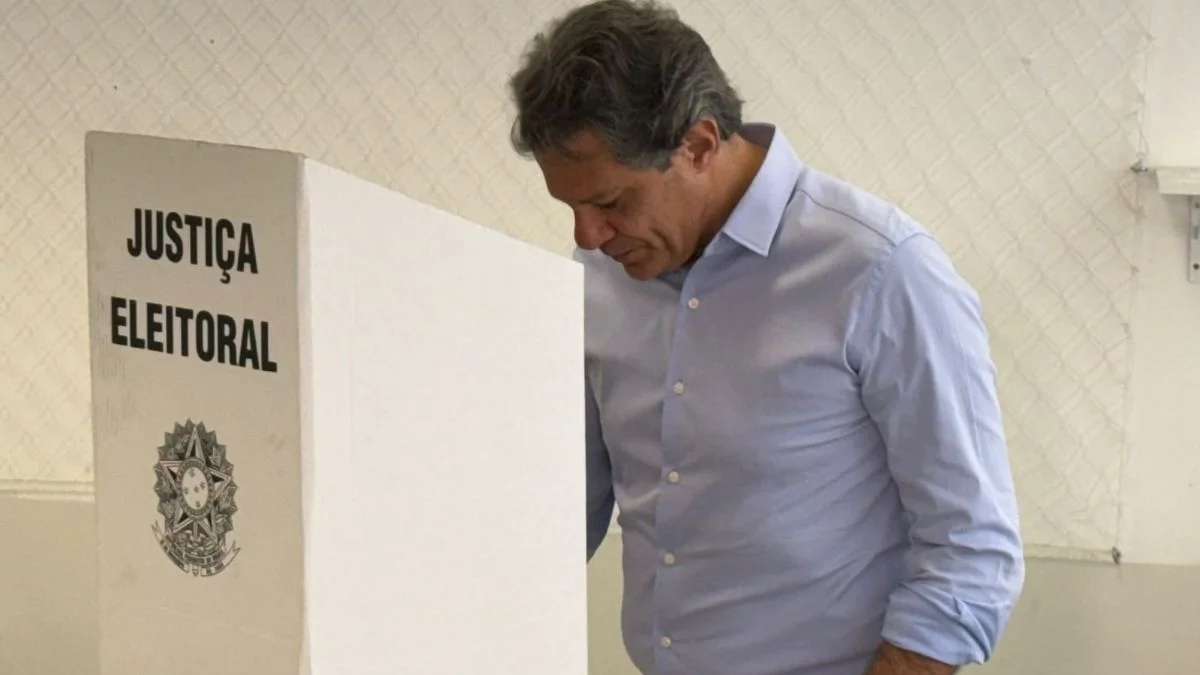 Haddad teve 736 mil votos a mais do que as abstenções em SP