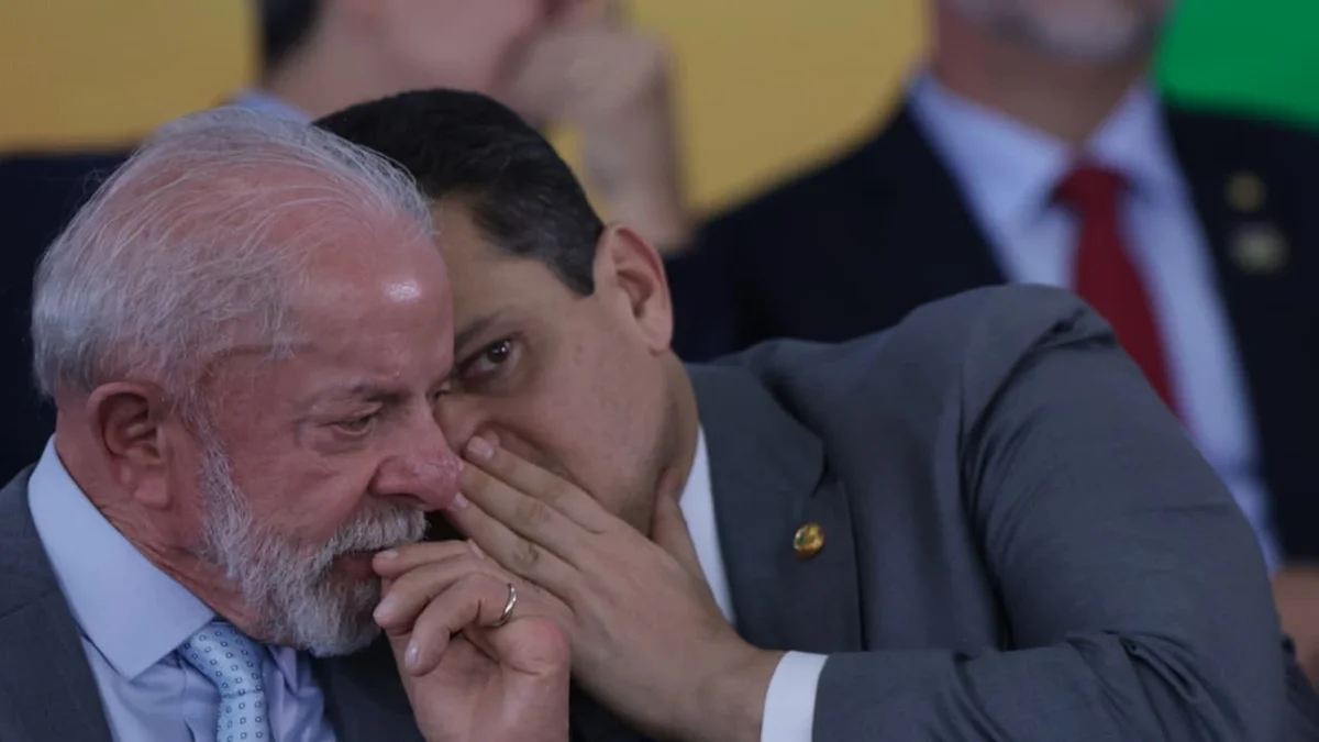 Governo prepara calendário especial da 6x1 e Alcolumbre diz que vai votar