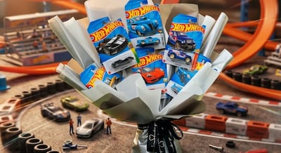 ¿Qué significa recibir un ramo de Hot Wheels?