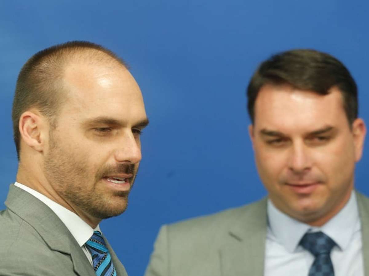 O que disse Eduardo Bolsonaro que gerou apreensão de passaporte de Flávio