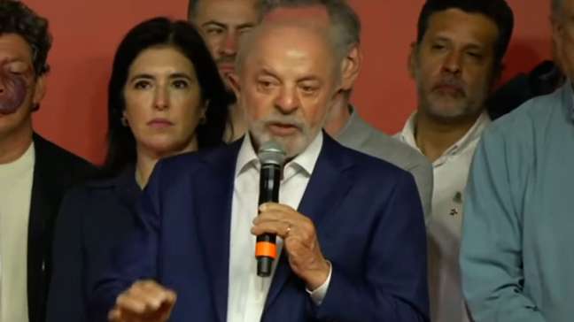 Lula exaltado, apreensão com liderança de Flávio e aposta em debates para virada: os bastidores da campanha petista