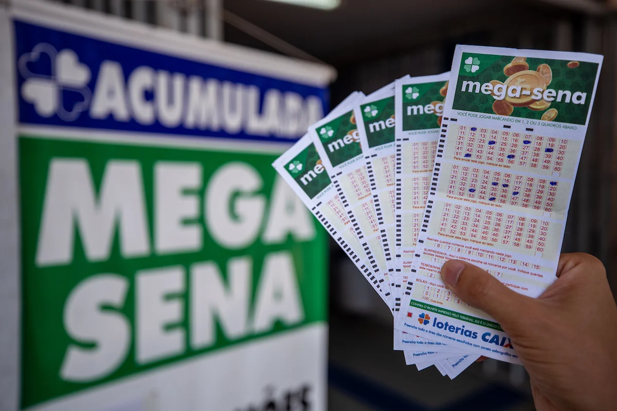 Imagem da matéria: Mega-Sena 3070 sorteia R$ 150 milhões hoje (14/10)